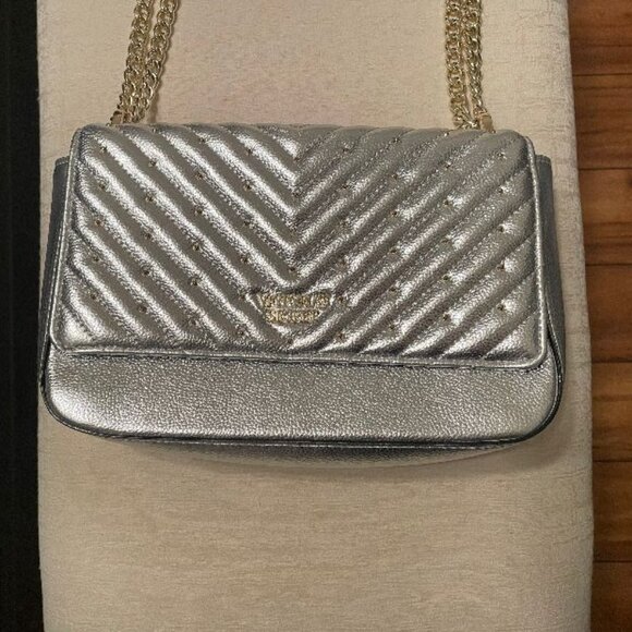 🤑PART OF ANY 3 FOR $10🤑  PRISTINE CONDITION VS Silver Metallic bag, - Picture 3 of 12